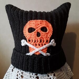 Handmade crochet beanie/hat/winter hat/cat hat/skull deco/charchoal blck/22-23in